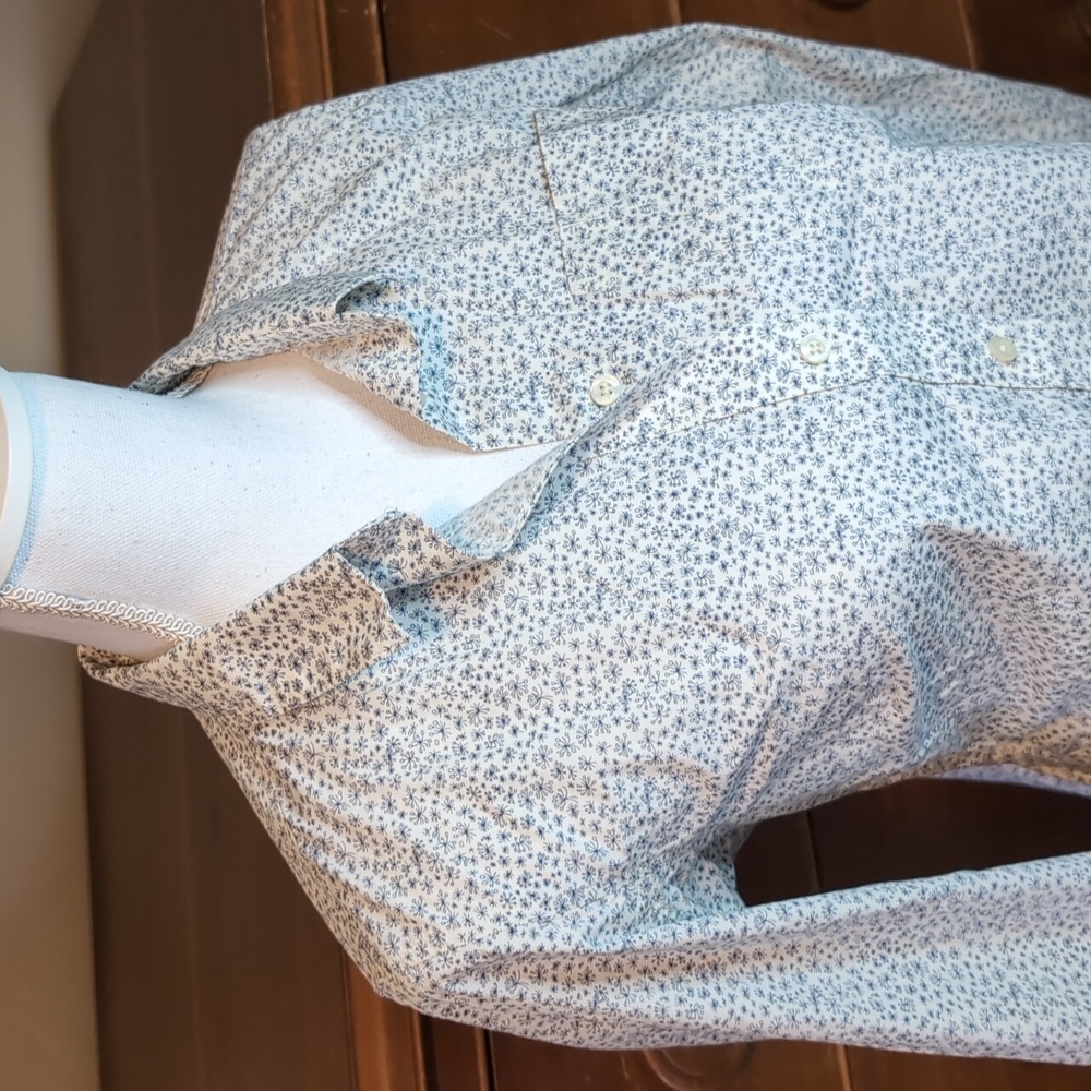 DULUTH TRADING CO Wms Medium White Navy Daisy Button Down Long Sleeve - Picture 5 of 13